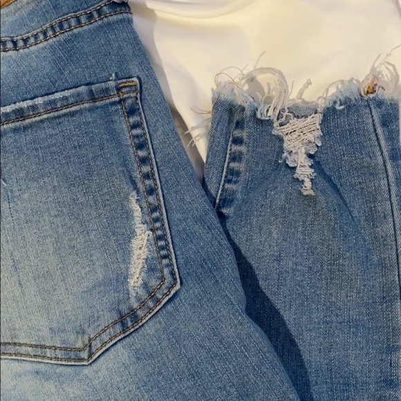 *DONATING THIS SUNDAY*
 Aero Jeans - Picture 6 of 8